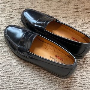 Cole haan Nike air loafers black size9